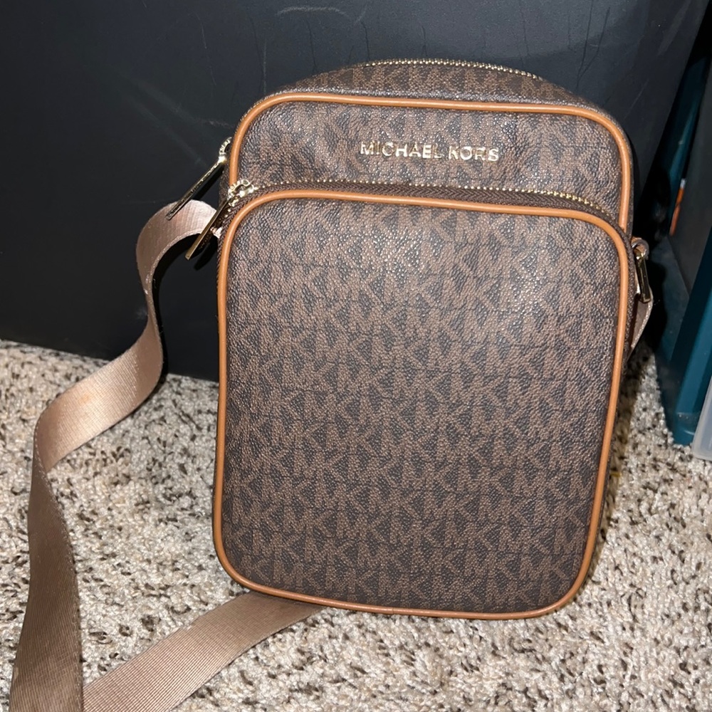 A beautiful micheal kors purse